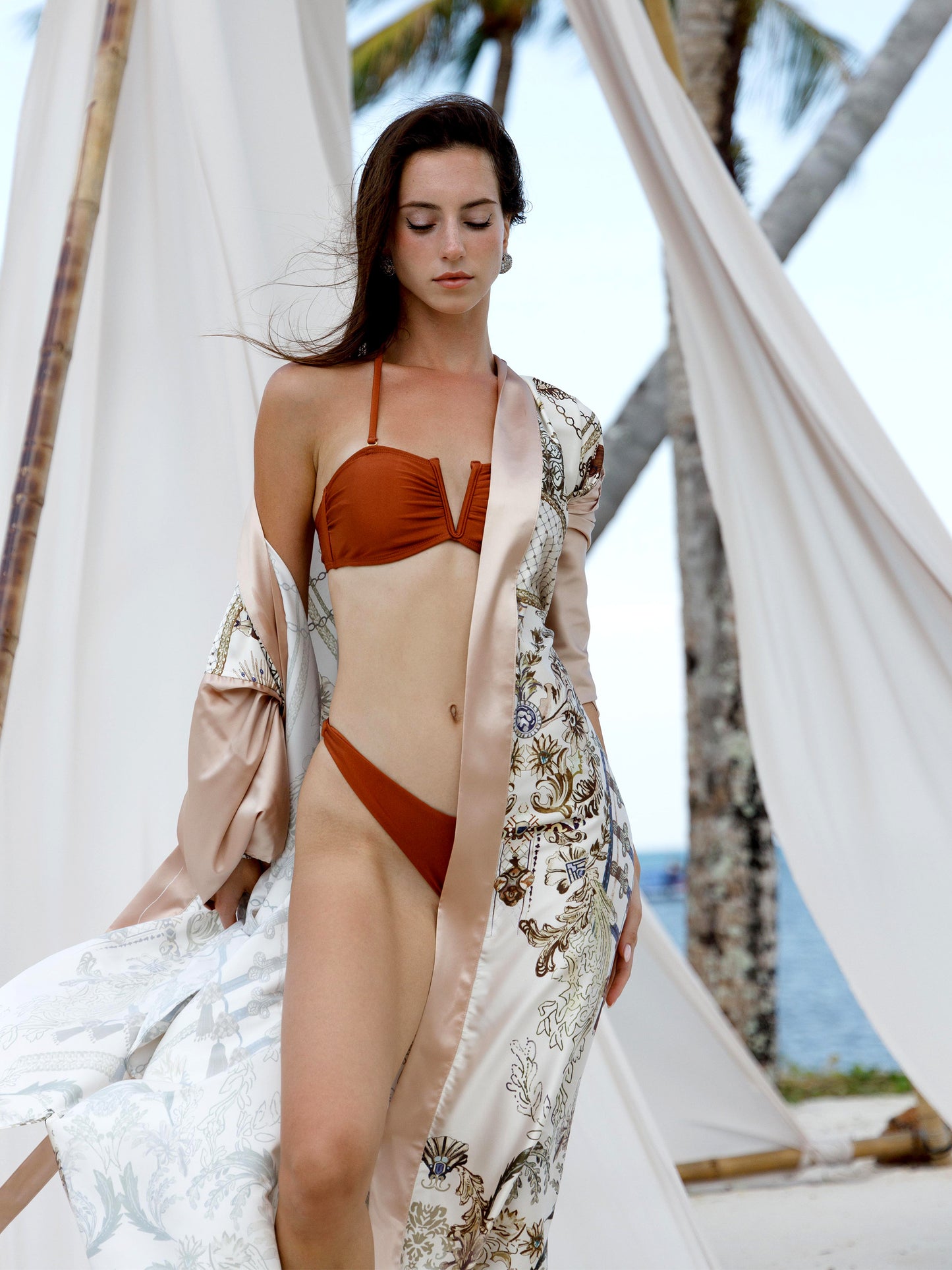 Ambra by Seláni, Halter V-Wire
